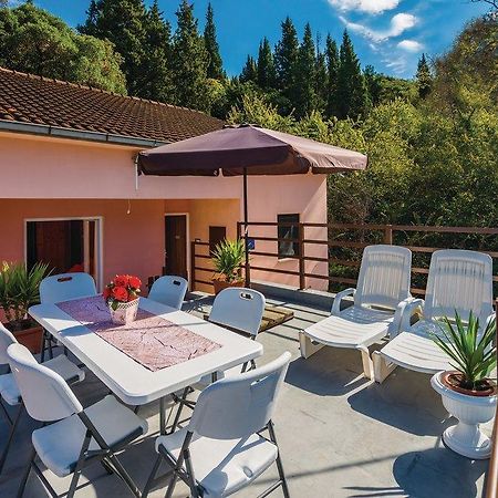 Holiday Home Paul Блаце Экстерьер фото